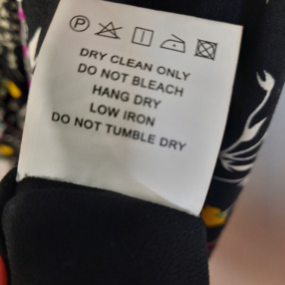 Few Moda New York Flutter Sleeves Dress - Picture 5 of 7